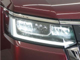【LEDヘッドライト+デイタイムランニングランプ】今や主流のLEDヘッドライトに、日中でも他者からの視認性を良くするデイタイムランニングランプ装備!スタイリッシュでかっこよく仕上がっています。