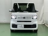 LEDヘッドライトを装備しています。LEDヘッドライトはとても明るく、雨の日や夜間走行も安全・安心です。オートライトコントロール付きで周囲の明るさに応じて自動で点灯・消灯します