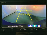 バックでの車庫入れも安心です! リアカメラが付いているバックモニター付のナビを装備しております。操作線もついており距離感も画面から確認できます。