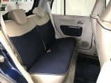 ゆとりある後席が乗り降りしやすく、ひざまわりも余裕を感じる快適空間☆