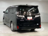 弊社の商品車両は横浜本牧にあります本部で隅々までチェックを行い、トヨタの厳しい商品基準をクリアした車両を展示しています。ご安心してお選びいただけます。