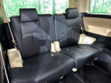3列目シートはもちろん状態良好☆大人でもゆったりと座って頂けますので、大人数でのお出かけもラクラクです♪ご家族で、気の知れた仲間で、ドライブに行くのが楽しみですね♪