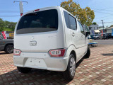 後退時ブレーキサポートです。リヤバンパーに搭載した4つのセンサーで後方の障害物をブザー音とメーター表示で障害物をお知らせ。衝突被害軽減ブレーキが作動し衝突の回避または衝突時の被害を軽減します。