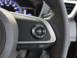 レーダークルーズコントロール(全車速追従機能付)付きです。車速に応じて追従支援してくれるので、ロングドライブも快適です。詳細は販売店スタッフまでおたずねください。