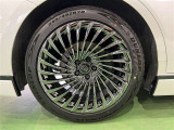 純正アルミホイールで足元バッチリ