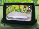 【バックカメラ】駐車時に後方がリアルタイム映像で確認できます。大型商業施設や立体駐車場での駐車時や、夜間のバック時に大活躍!運転スキルに関わらず、今や必須となった装備のひとつです!