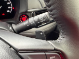 運転席の手元でシフトアップシフトダウンの操作が可能なパドルシフトを装備しています♪