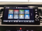 HondaCONNECT対応の便利なナビディスプレー。お持ちのスマートフォンと連携して、ナビやBluetoothでの音楽再生が可能です。デザインはもちろん、操作性も良好です。