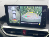 【パノラミックビューモニター】専用のカメラにより、上から見下ろしたような視点で360度クルマの周囲を確認することができます☆死角部分も確認しやすく、狭い場所での切り返しや駐車もスムーズに行えます。
