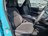 運転席は視認性や操作性を重視したつくりで、どなたでも扱いやすく快適にお乗りいただけます。清掃を行い、安心してご覧いただける状態で展示しております。