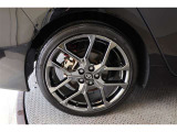 純正アルミホイール【タイヤサイズ225/40R18】