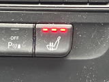 ●フロントシートヒーティング:運転席・助手席共に三段階で調節が可能なシートヒーターを装備しております。季節を問わず快適にご使用いただけます。