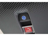 つながることで、できること。HondaCONNECThスマホでクルマの交通事故やあおり運転にあっているときなど、緊急時にオペレーターサポートを受けられます。