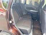 後部座席も気になるようなキズ・汚れやへたり等、大きなダメージはなく、良好な状態です。