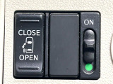 【パワースライドドア】スマートキーや運転席のスイッチでスライドドアの開閉が可能♪電動だから力を入れてドアを開ける必要が無く、小さいお子様でも、重い荷物を持っている時もラクに開け閉めできます♪