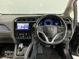 【前方視界】開放的な前方視界!運転がしやすく疲れにくいです♪窓が大きく、見通しがとっても良いおクルマですよ♪