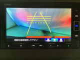 バックでの車庫入れも安心です! リアカメラが付いているバックモニター付のナビを装備しております。操作線もついており距離感も画面から確認できます。