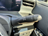 オートライト機能付きです♪またハイビームアシストで、先行車または対向車や周囲の明るさなどに応じ、自動的にハイビーム(上向き)とロービーム(下向き)を切り替えます♪