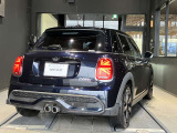 MINI NEXT 認定中古車では、選べる2つの保証プログラムや延長保証など、MINI NEXTオーナーの皆様に、より快適なMINIライフを楽しんでいただくためのユニークなサービスをご用意しております。