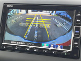 【バックカメラ】駐車時に後方がリアルタイム映像で確認できます。大型商業施設や立体駐車場での駐車時や、夜間のバック時に大活躍!運転スキルに関わらず、今や必須となった装備のひとつです!