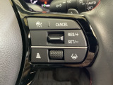 右側のステアリングスイッチはHondaセンシング系のスイッチの他にセレクターホイールを装備。スピードメーター内・マルチインフォメーション・ディスプレーの各表示が確認できます。