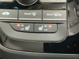 運転席/助手席シートヒーターで寒い日もすぐに温かくなり快適に過ごせます。2段階の温度調整が可能です