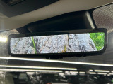 【デジタルインナーミラー】後席の大きな荷物や同乗者で後方が確認しづらい時でも安心!カメラが撮影した車両後方の映像をルームミラー内に表示。クリアな視界で状況の確認が可能です!
