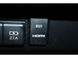音声と映像が1本のケーブルで伝送できる便利なHDMIを装備しています。iPhoneやスマートフォンの画面と全く同じ画面がカーナビの画面に表示されるので、地図アプリや動画などのミラーリングが可能です。