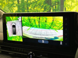 【アラウンドビューモニター】専用のカメラにより、上から見下ろしたような視点で360度クルマの周囲を確認することができます☆死角部分も確認しやすく、狭い場所での切り返しや駐車もスムーズに行えます。