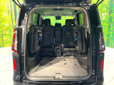 普段のお買い物や通勤、送迎等に十分な荷室スペースを確保しております。セカンドシートを倒すと、大きな荷物の積載も可能です♪
