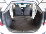 簡単に広がるラゲッジスペース♪可倒シートを前方へ倒せばラゲッジスペースはさらに拡大!!大きな荷物も収納可能です。