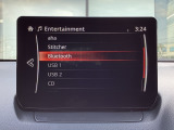 Bluetoothに接続することで、スマートフォンに入っている音楽アプリを車内で楽しめたり、通話が出来ます♪