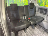 3列目シートはもちろん状態良好☆大人でもゆったりと座って頂けますので、大人数でのお出かけもラクラクです♪ご家族で、気の知れた仲間で、ドライブに行くのが楽しみですね♪