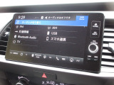 ナビゲーションはホンダコネクトディスプレイを装着しております。AM、FM、Bluetooth、フルセグTVがご使用いただけます。初めて訪れた場所でも道に迷わず安心ですね!