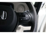 Hondaセンシングの機能のひとつ、アダプティブクルーズコントロール付!アクセルから足を離しても設定したスピードと前車との車間を保ち走行してくれます!車線維持もアシスト☆高速道路で疲労軽減ですね☆
