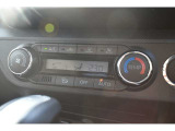 オートエアコンで温度を設定するだけで快適な車内環境を維持することができます!