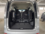普段のお買い物や通勤、送迎等に十分な荷室スペースを確保しております。セカンドシートを倒すと、大きな荷物の積載も可能です♪