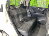 後部座席も気になるようなキズ・汚れやへたり等、大きなダメージはなく、良好な状態です。