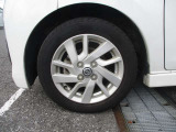 左前です。(日産純正アルミホイールです。)