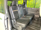後部座席も気になるようなキズ・汚れやへたり等、大きなダメージはなく、良好な状態です。