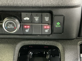 運転席/助手席シートヒーターで寒い日もすぐに温かくなり快適に過ごせます。2段階の温度調整が可能です