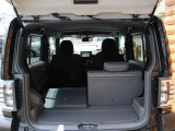 多彩なシートアレンジで広々としたスペースが出来上がります。たくさんの荷物が積めるので、旅行に出かけてみては。