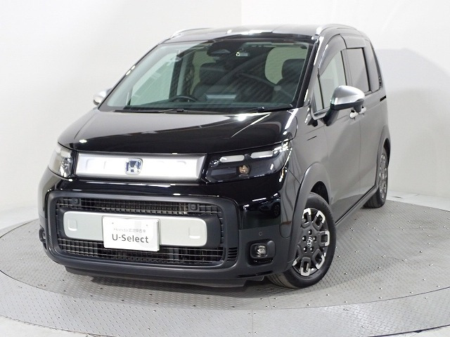 フリード 1.5 e:HEV クロスター 