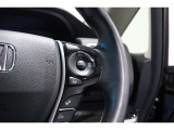 Hondaセンシングの機能のひとつ、アダプティブクルーズコントロール付!アクセルから足を離しても設定したスピードと前車との車間を保ち走行してくれます!車線維持もアシスト☆高速道路で疲労軽減ですね☆