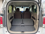 後席を格納すると、これだけの広さが!シーンに合わせたシートアレンジで、大きな荷物も積むことが出来ます♪