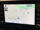 ディスプレイオーディオ装着車。ディスプレイとスマホを連携で、様々なアプリを使用できます。マップのアプリを繋げて、ナビゲーションとして使用できます。