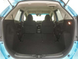 2列目シートを全て倒すことで、大変広いラゲッジスペースとなります。大きな荷物を積んだりと様々な用途にご利用いただけます。