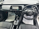 【HondaSENSING】衝突を予測してブレーキをかけたり、前のクルマとちょうどいい距離でついていったりできる多彩な安心・快適機能を搭載した先進の安全運転支援システムです。