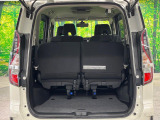 普段のお買い物や通勤、送迎等に十分な荷室スペースを確保しております。セカンドシートを倒すと、大きな荷物の積載も可能です♪