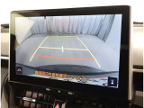 バックガイドモニターで、後方を確認しながら安心して駐車することができます。運転初心者も熟練者も必須の機能ですよ!